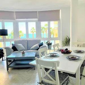 Frente A La Playa Malagueta Arenal, 10 Personas Apartamento Málaga
